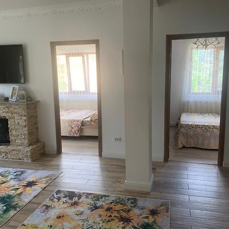 B House Buşteni Esterno foto