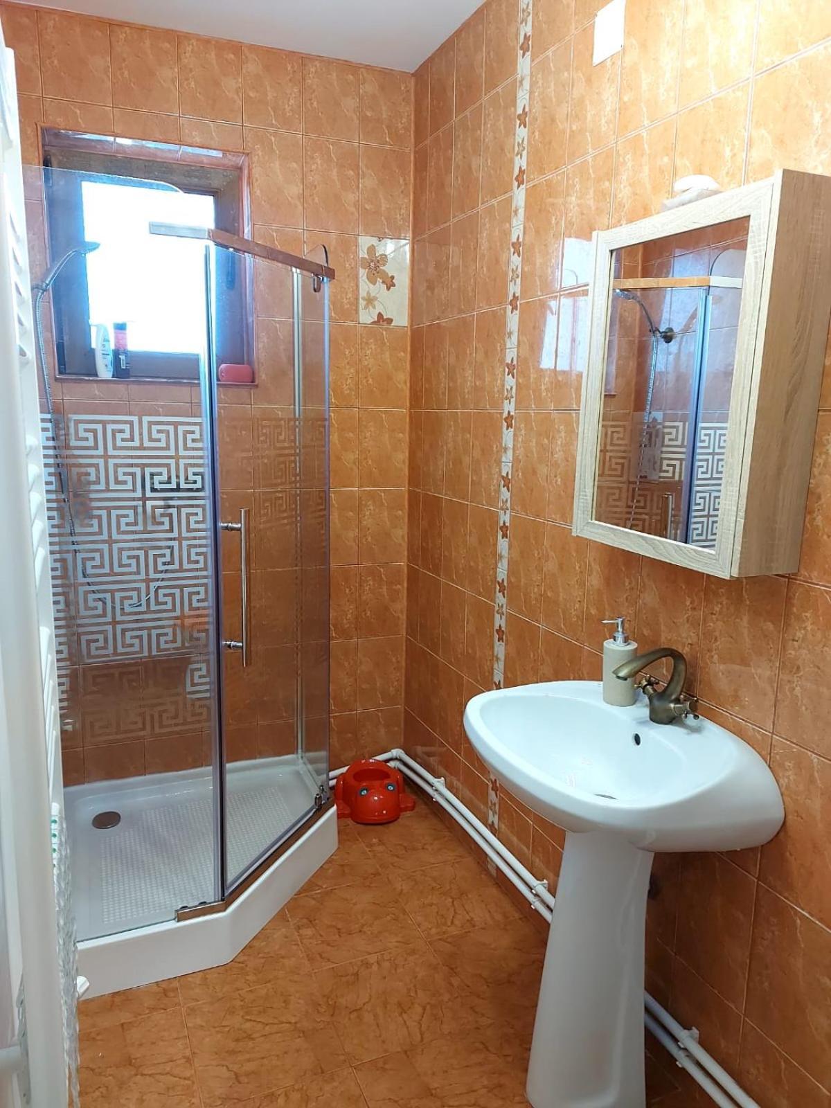 B House Buşteni Esterno foto